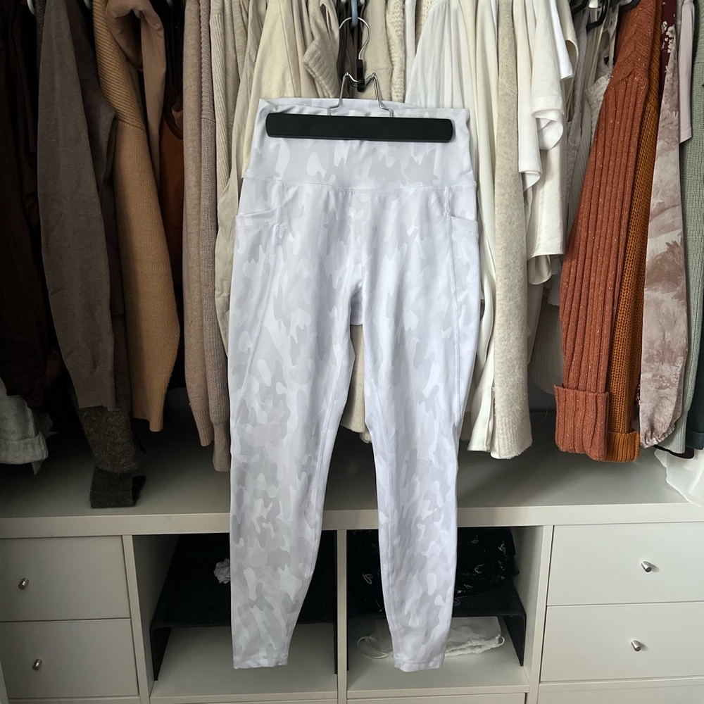 Buffbunny White Camo Leggings